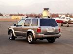Infiniti QX4 2000 года